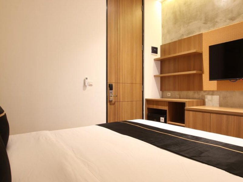 2025Jun0808photo_6210546599080346588_y